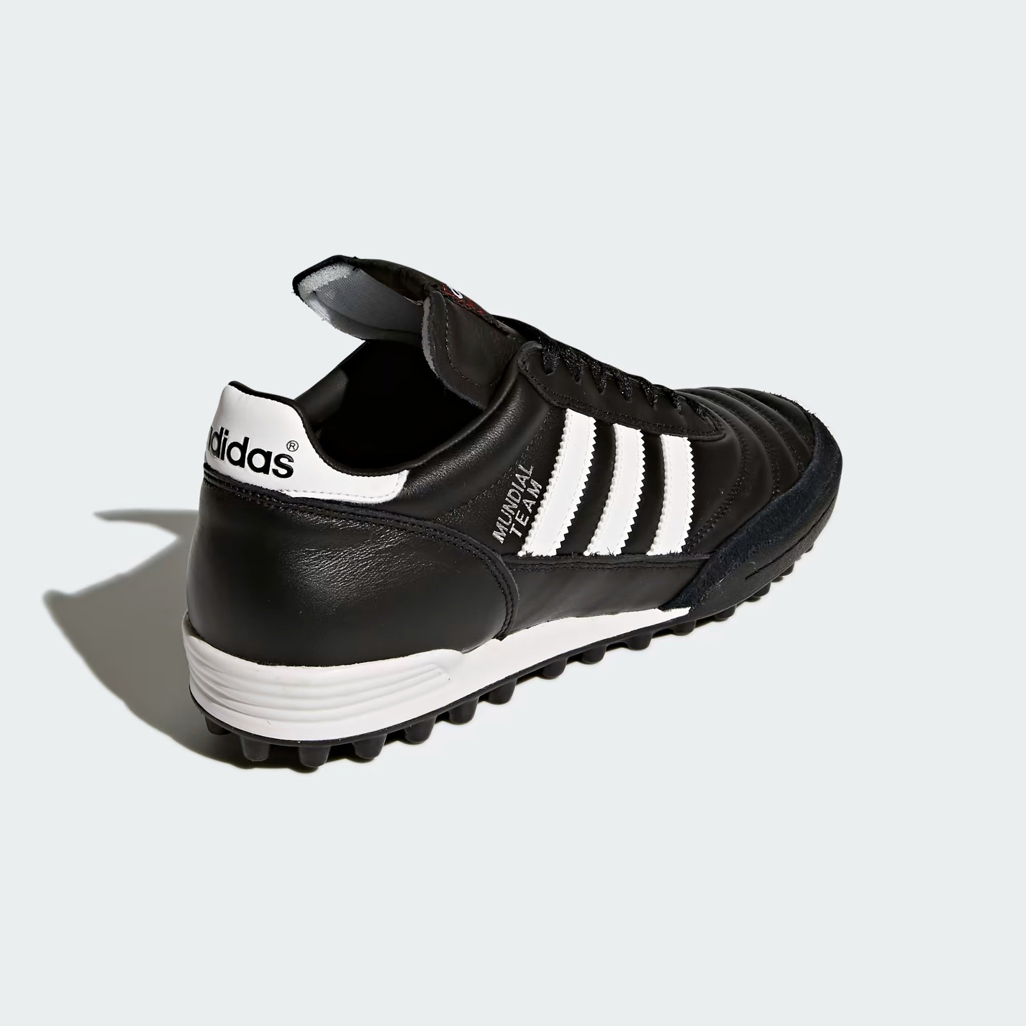Adidas 019228 MUNDİAL TEAM Halı Saha Siyah-Beyaz