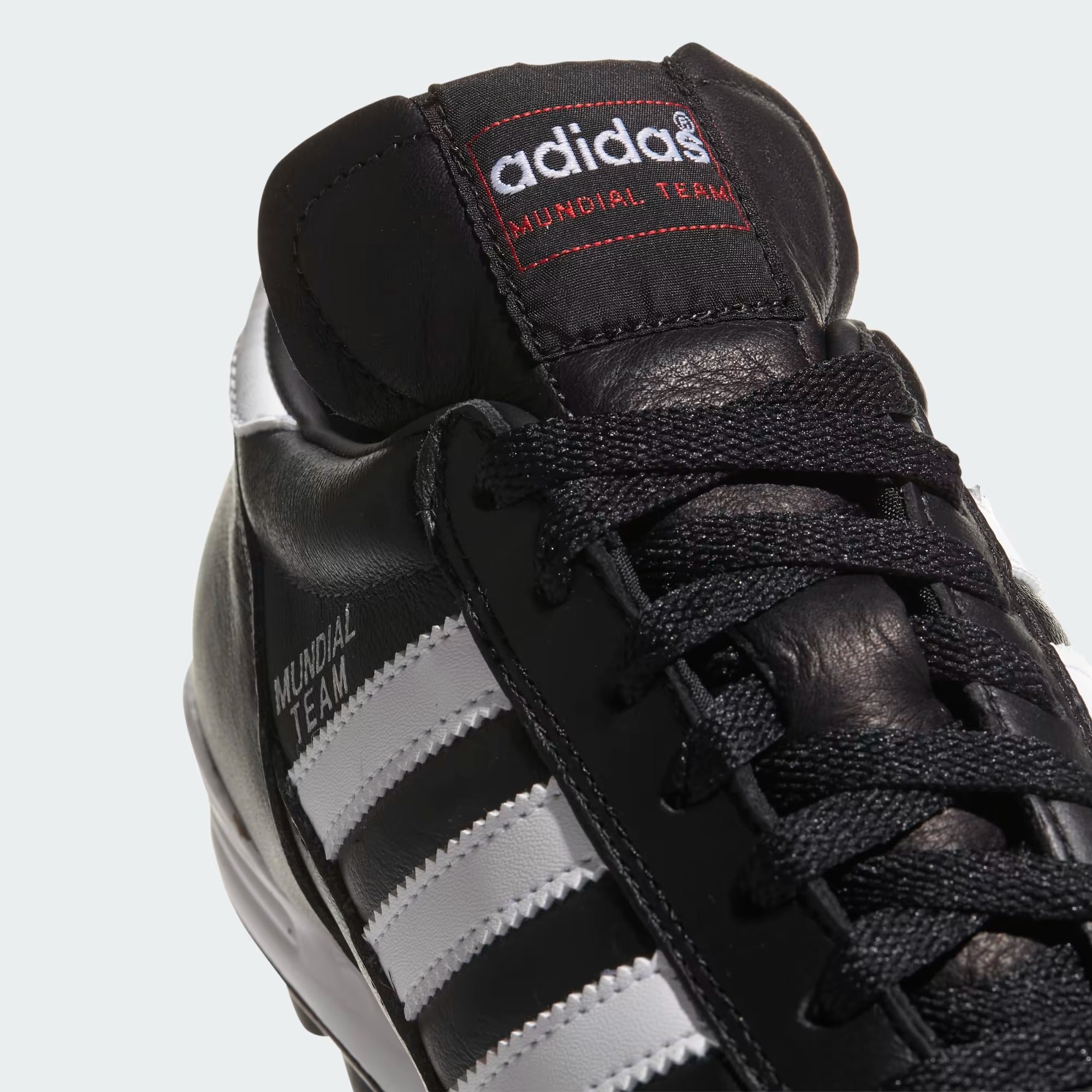 Adidas 019228 MUNDİAL TEAM Halı Saha Siyah-Beyaz