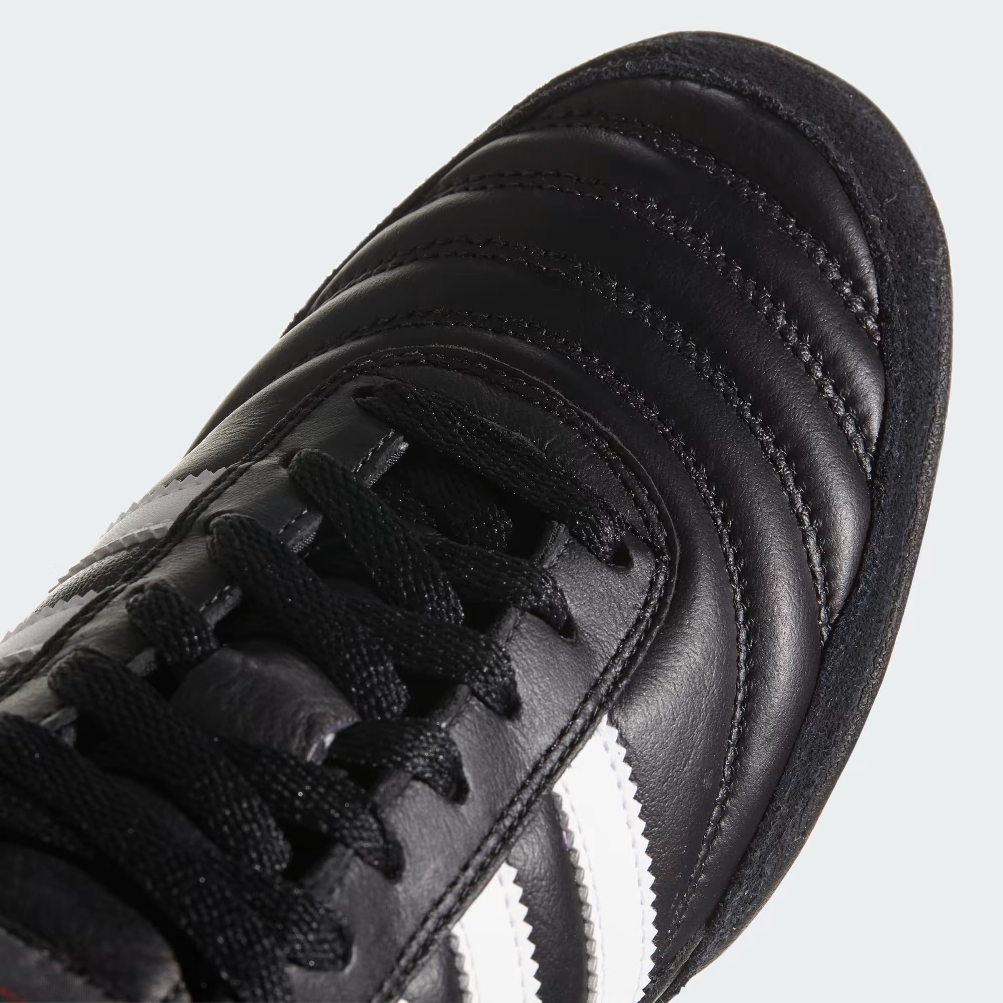 Adidas 019228 MUNDİAL TEAM Halı Saha Siyah-Beyaz