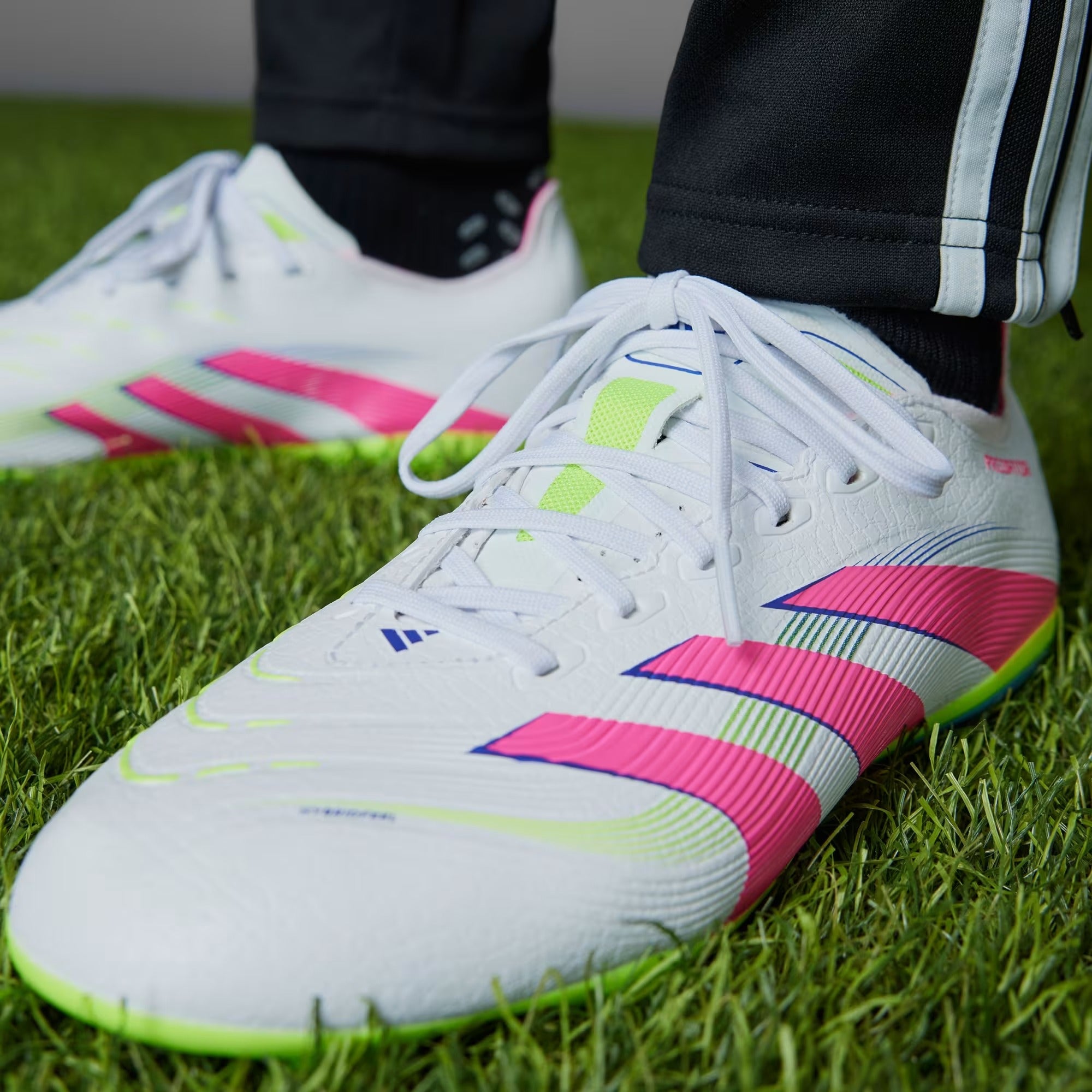 Adidas ID1330 PREDATOR LEAGUE FG/MG Krampon Beyaz-Pembe