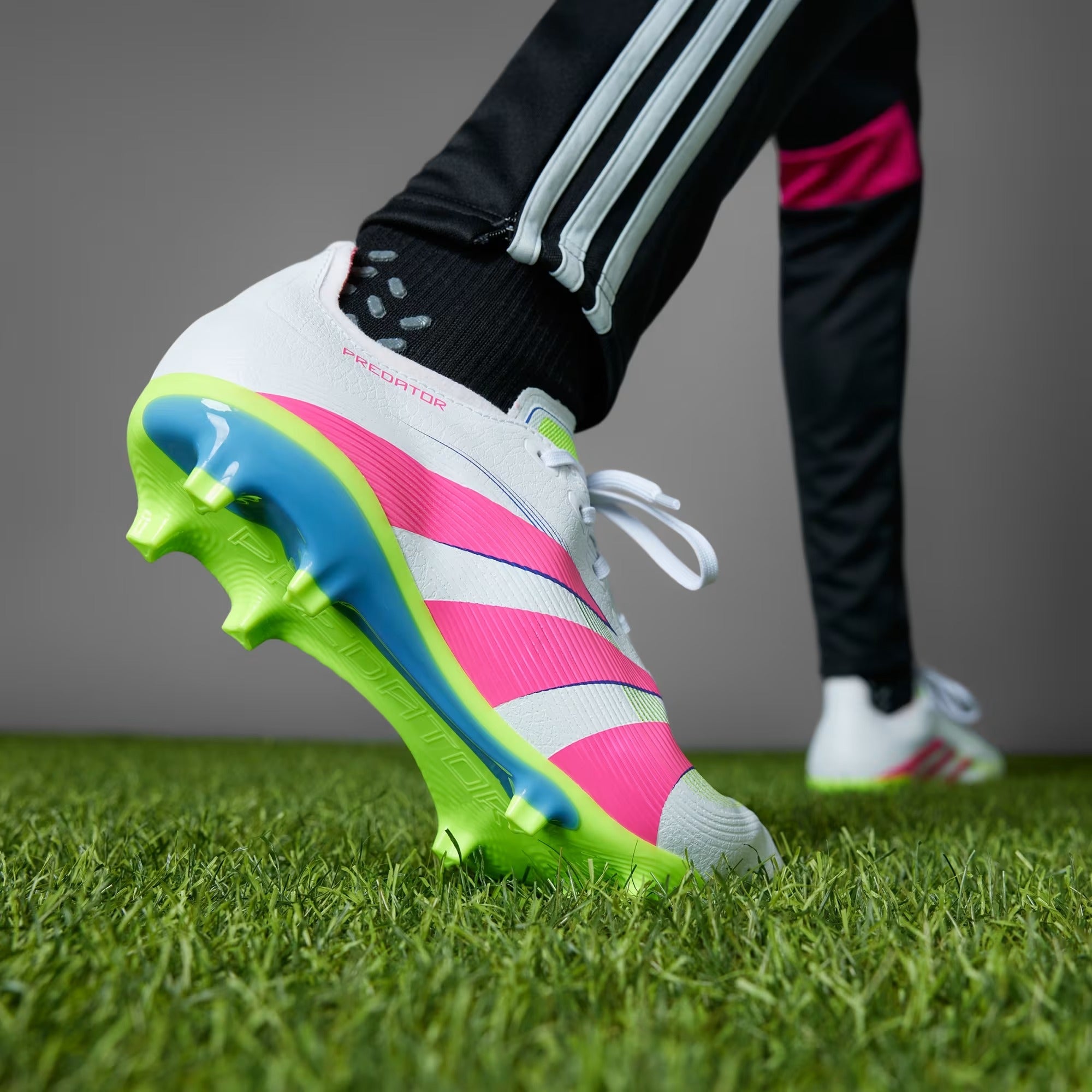 Adidas ID1330 PREDATOR LEAGUE FG/MG Krampon Beyaz-Pembe