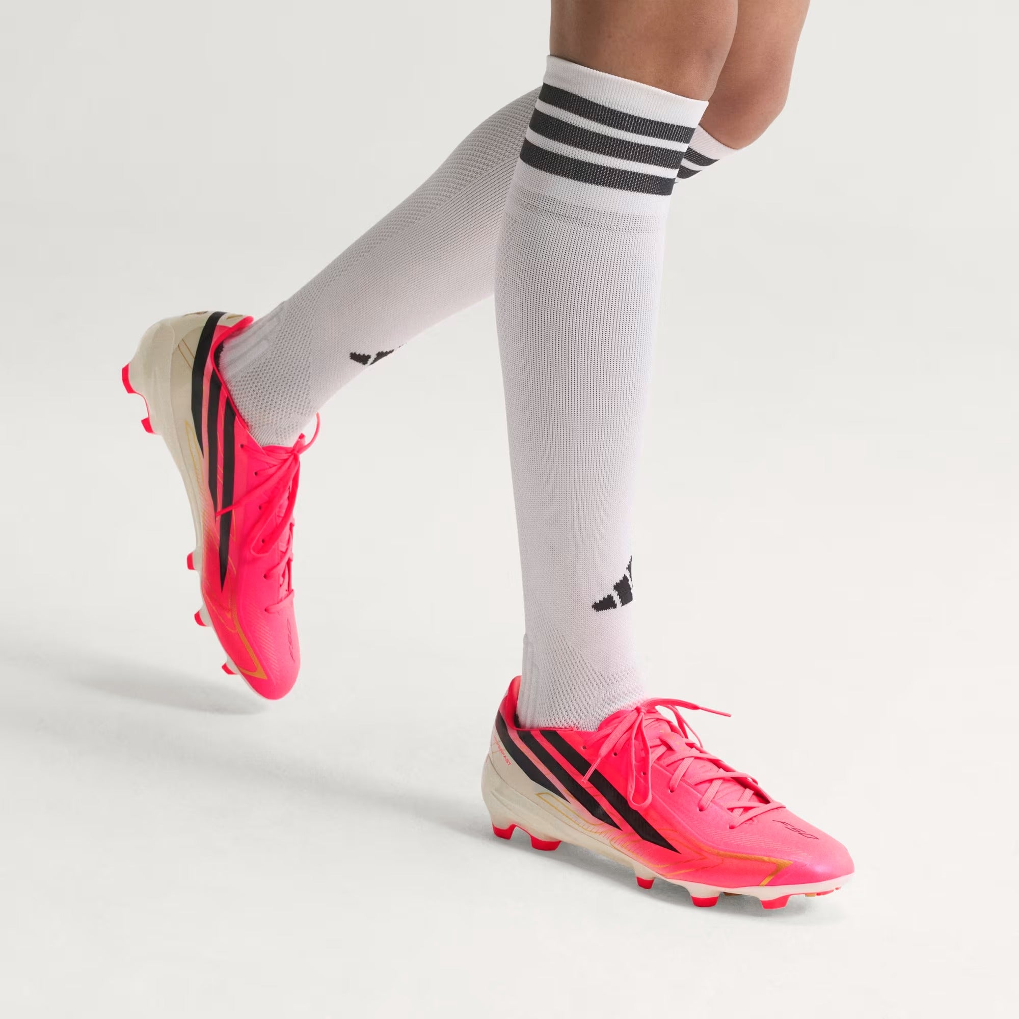 Adidas IH9346 F50 Hyperfast League FG Pembe Krampon