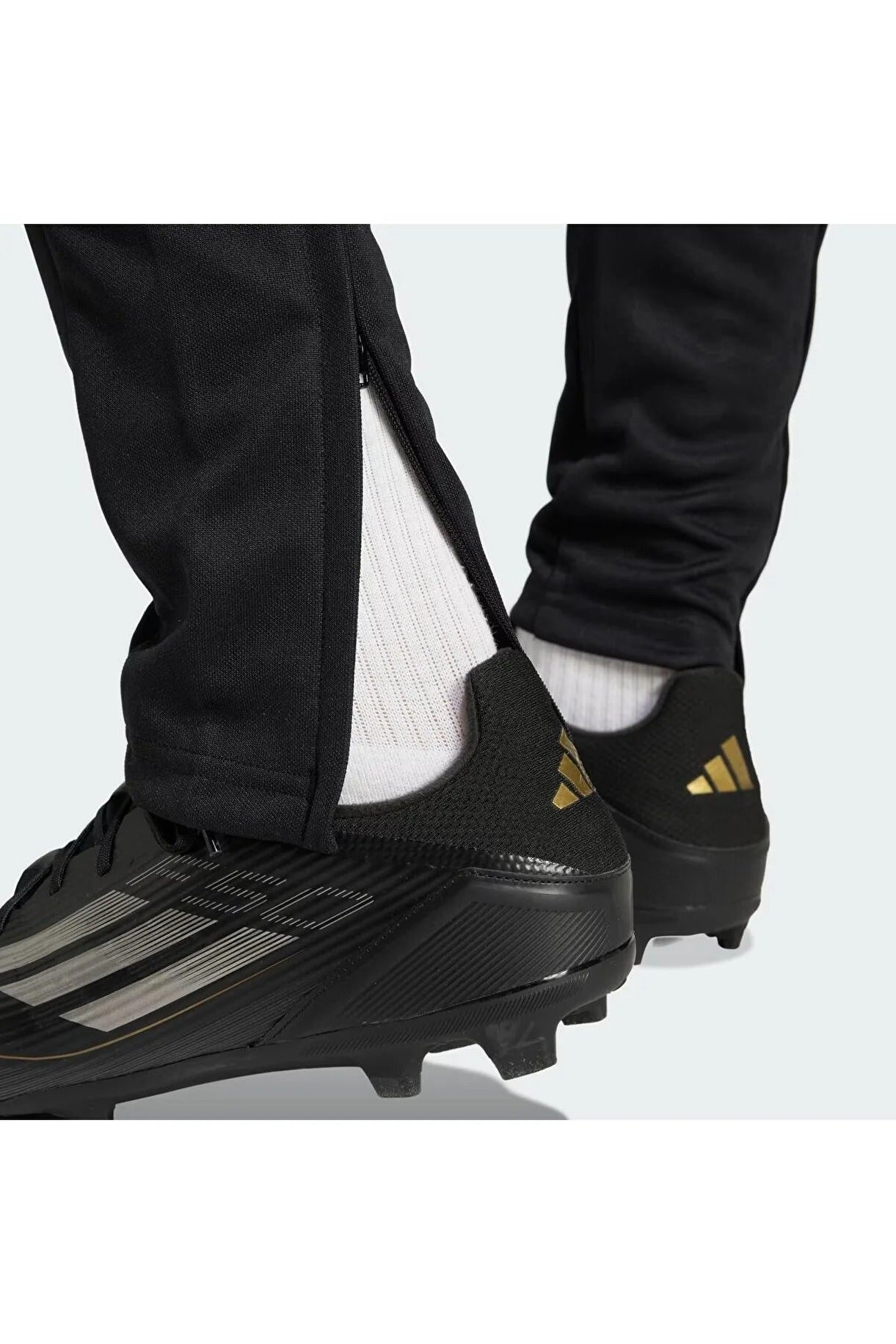 Adidas SQ25 TR PNT BLACK/WHITE