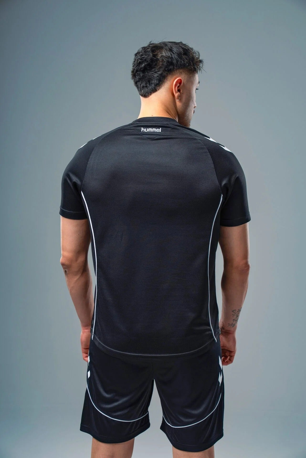 Hummel 912457 Target Antrenman Tişört Siyah-Beyaz