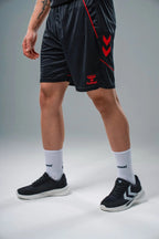 Hummel 932584 Target Şort Siyah-Kırmızı