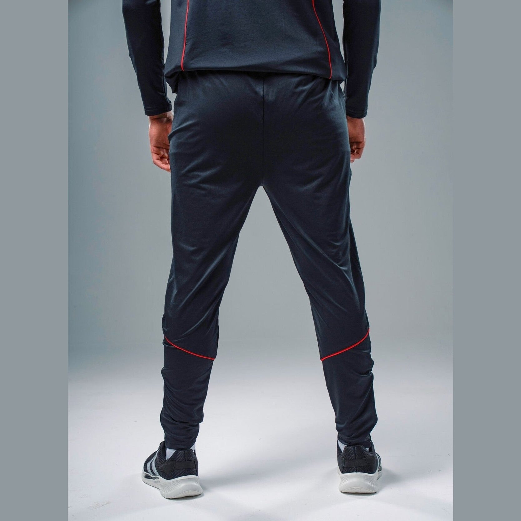 Hummel 932585 Target Antrenman Eşofman Altı Siyah-Kırmızı