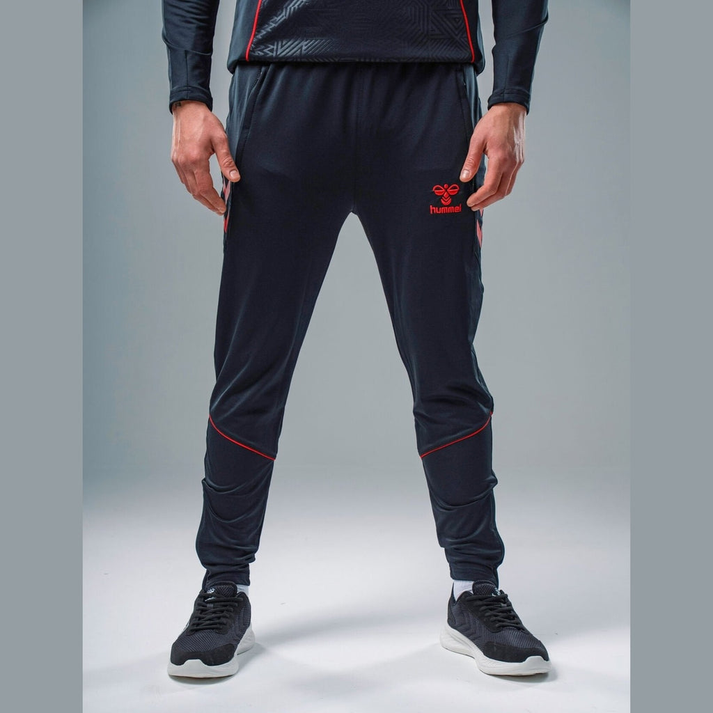 Hummel 932585 Target Antrenman Eşofman Altı Siyah-Kırmızı