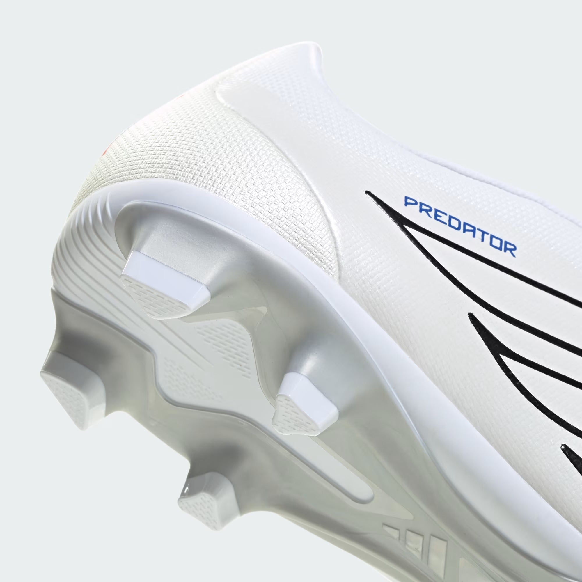 Adidas JP6524 Predator Club FT FG/MG Krampon Beyaz-Gümüş
