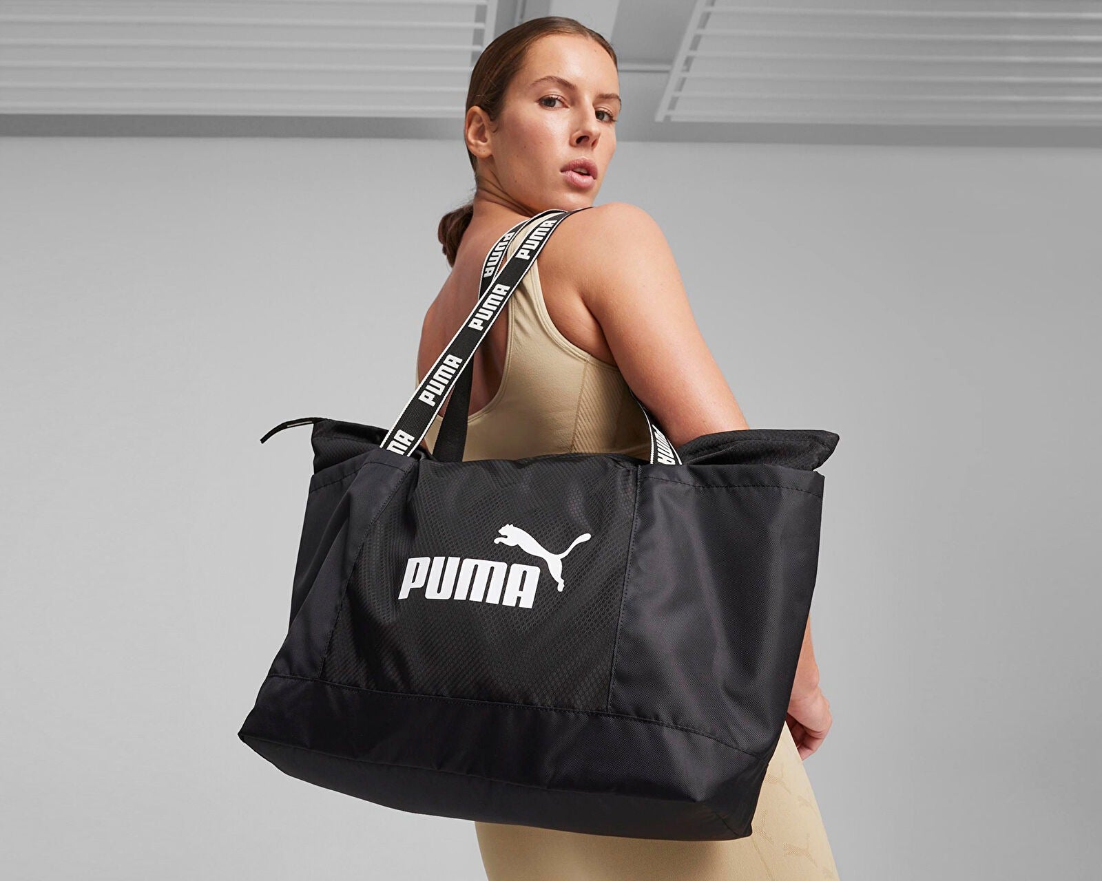 Puma Core Base Large Shopper Omuz Çantası Siyah